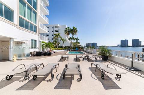 18000 N Bay Rd 603, Sunny Isles Beach FL - photo 24 of 30
