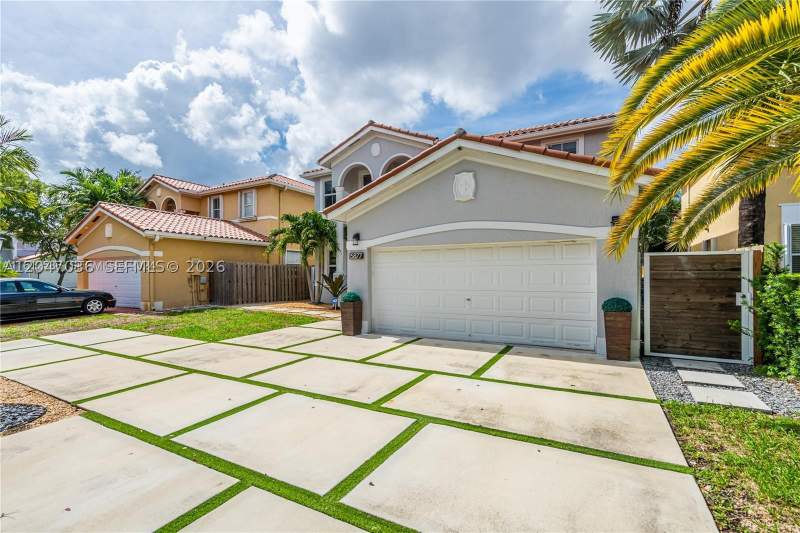 5 bedroom SingleFamilyResidence at 15877 SW 61st Way, Deer Creek Sub, Miami — photo 2