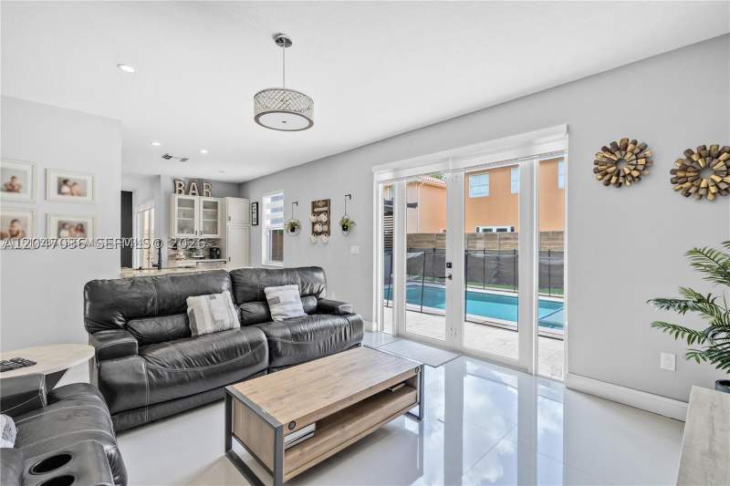 5 bedroom SingleFamilyResidence at 15877 SW 61st Way, Deer Creek Sub, Miami — photo 4