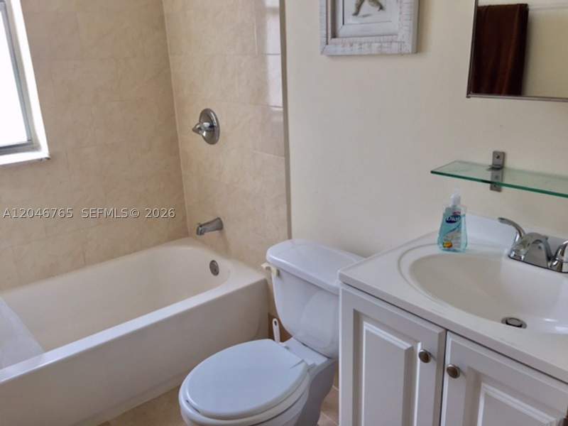 0 bedroom Condominium at 802 Euclid Ave 201, The Lexington Euclid Cond, Miami Beach — photo 5