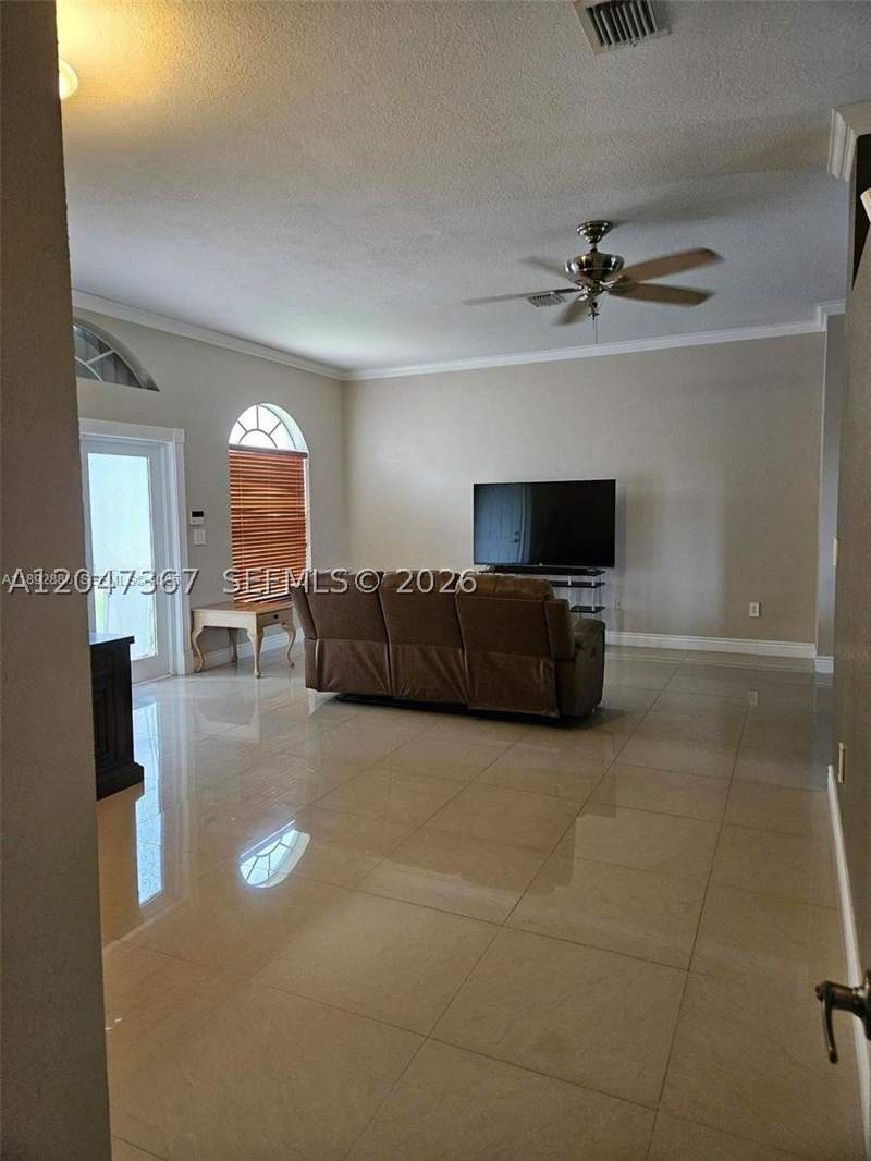 3 bedroom SingleFamilyResidence at 2635 SE 4th Pl, Keys-Gate No 1, Homestead — photo 4