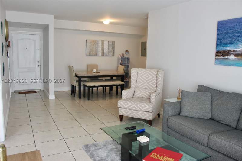 2 bedroom Condominium at 2501 Douglas Rd 304, Douglas Place Condo, Miami — photo 3
