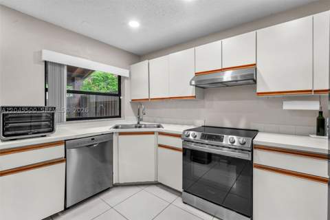 10060 SW 137th Ct, Miami FL - photo 18 of 49