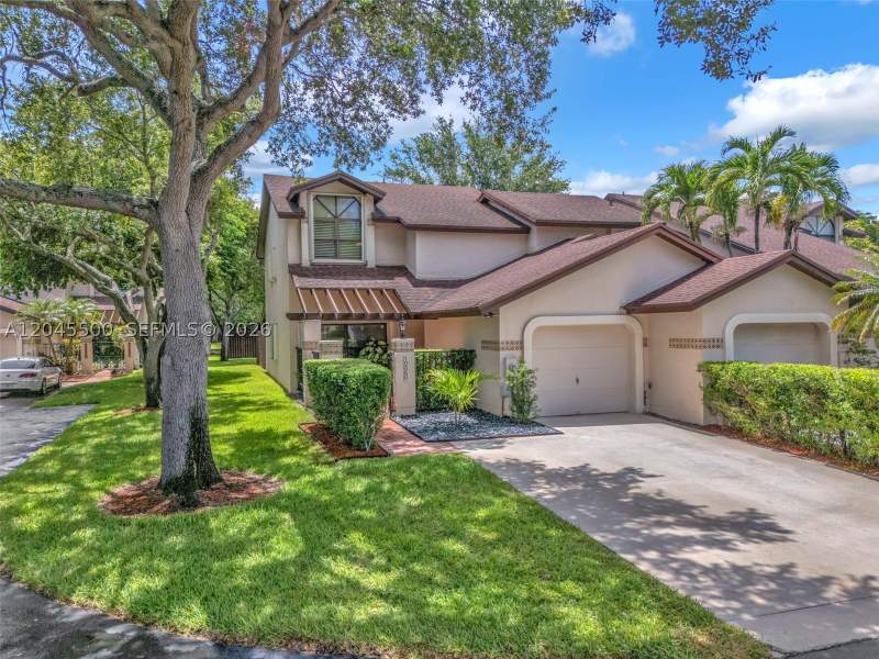 3 bedroom Townhouse at 10060 SW 137th Ct, Valencia Townhomes, Miami — photo 2