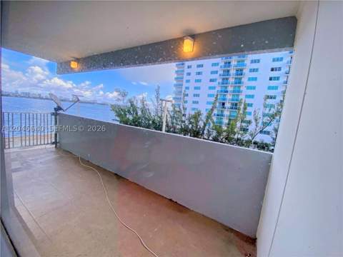 7545 E Treasure Dr 3I, North Bay Village FL - photo 9 of 16