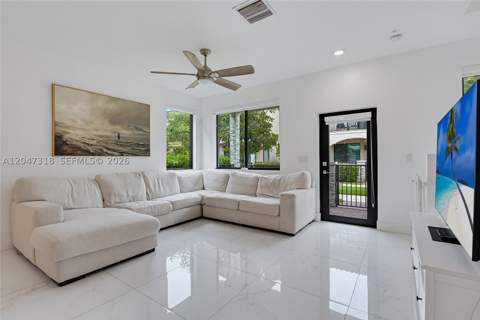 4605 NW 83rd Path, Doral FL - photo 9 of 30