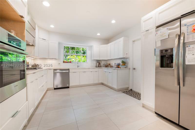 3 bedroom SingleFamilyResidence at 4444 Ingraham Hwy, Coconut Grove Manor, Coral Gables — photo 3