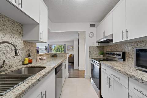 10381 N Kendall Dr M8, Miami FL - photo 10 of 30