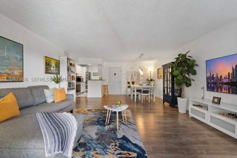 10381 N Kendall Dr M8, Miami FL - photo 11 of 30