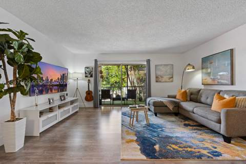 10381 N Kendall Dr M8, Miami FL - photo 6 of 30