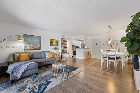 10381 N Kendall Dr M8, Miami FL - photo 8 of 30