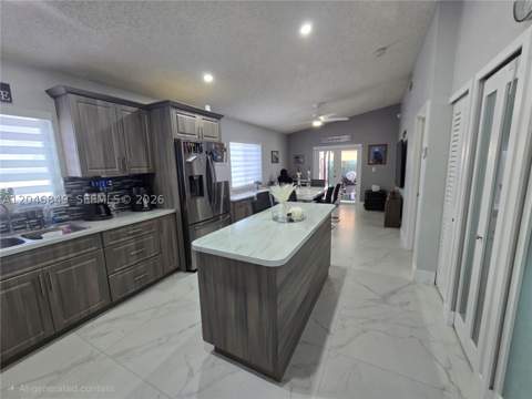 2727 W 70th St, Hialeah FL - photo 10 of 22