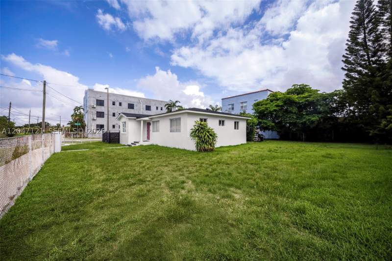 4 bedroom SingleFamilyResidence at 2939 SW 5th St, Carolina Heights 2nd Sec, Miami — photo 2