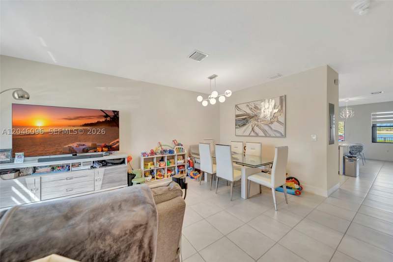 3 bedroom Townhouse at 11295 W 34th Way, Aquabella North, Hialeah — photo 5