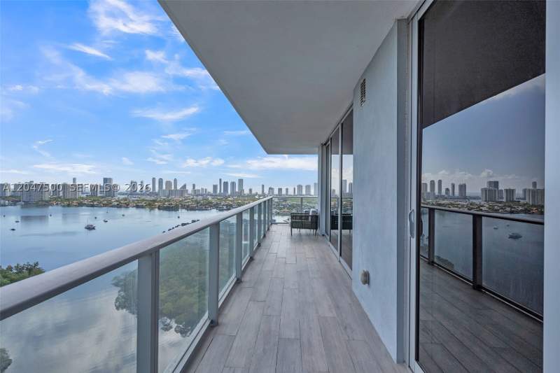 3 bedroom Condominium at 16385 Biscayne Blvd 2707, The Harbour North Condo, North Miami Beach — photo 3