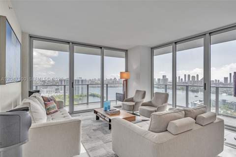 16385 Biscayne Blvd 2707, North Miami Beach FL - photo 7 of 38