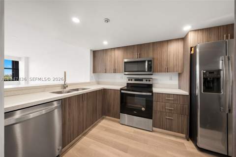 2555 Collins Ave 706, Miami Beach FL - photo 13 of 47