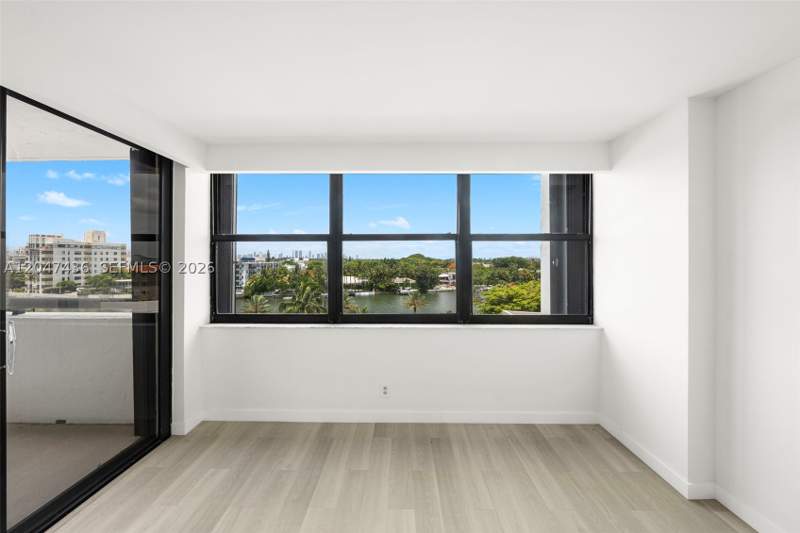 2 bedroom Condominium at 2555 Collins Ave 706, Club Atlantis Condo, Miami Beach — photo 3