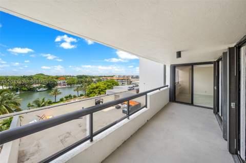 2555 Collins Ave 706, Miami Beach FL - photo 7 of 47