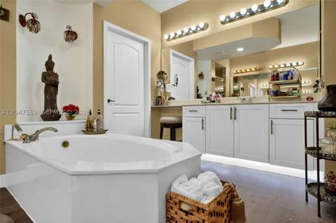 10720 NW 66th St 205, Doral FL - photo 10 of 25