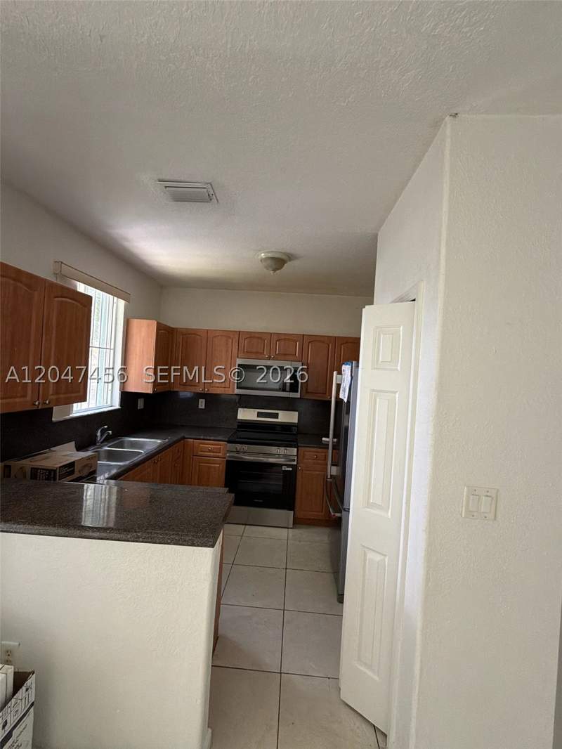 4 bedroom Condominium at 2432 SE 14th Ave 277, Shoma Townhomes At Keysco, Homestead — photo 2
