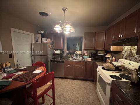 8285 SW 47th St, Miami FL - photo 7 of 18