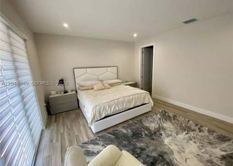 8256 NW 48th ter, Doral FL - photo 18 of 32
