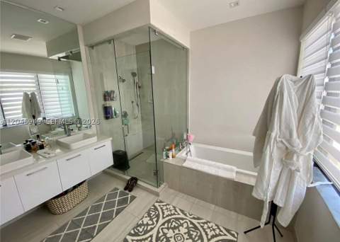 8256 NW 48th ter, Doral FL - photo 19 of 32