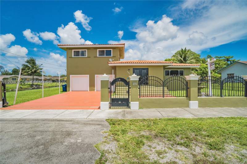 4 bedroom SingleFamilyResidence at 17135 NW 19th Ave, Sunny Isles Inland, Miami Gardens — photo 4