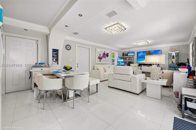 3 bedroom SingleFamilyResidence at 3750 Percival Ave, Percival Gardens 1st Addn, Miami — photo 4