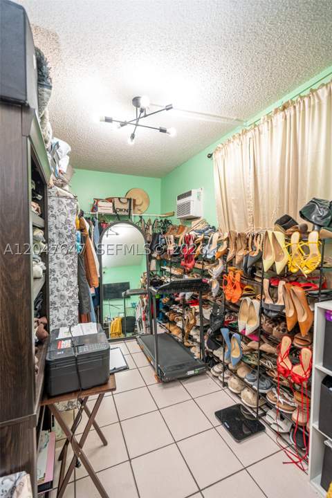 525 E 24th St, Hialeah FL - photo 15 of 26