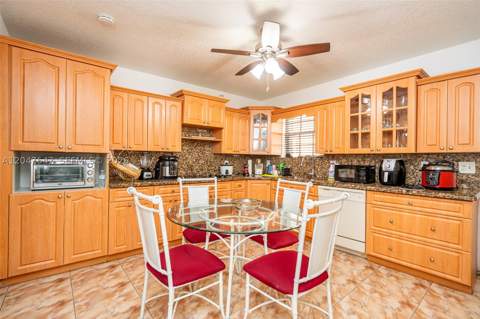 525 E 24th St, Hialeah FL - photo 6 of 26
