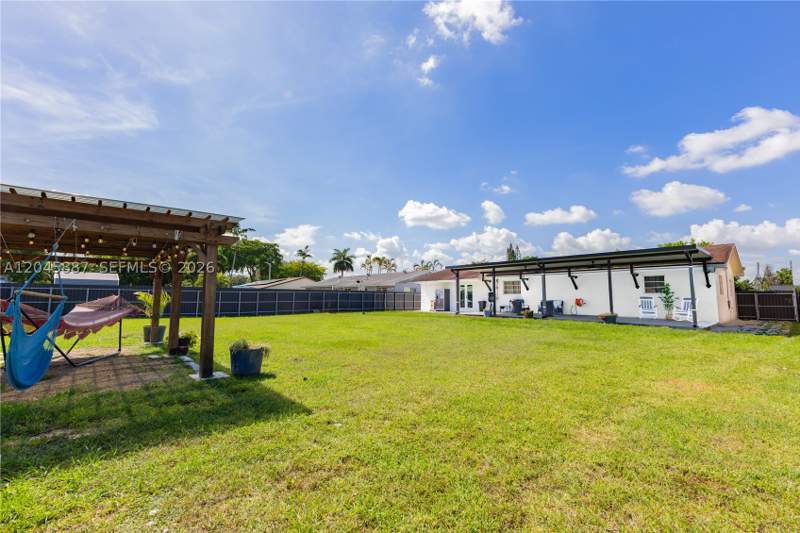 4 bedroom SingleFamilyResidence at 1721 NW 191st St, Sandy Pines Estates, Miami Gardens — photo 4