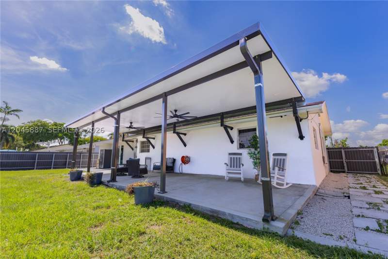 4 bedroom SingleFamilyResidence at 1721 NW 191st St, Sandy Pines Estates, Miami Gardens — photo 5