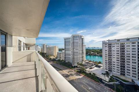 5701 Collins Ave 1415, Miami Beach FL - photo 7 of 33