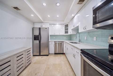5701 Collins Ave 1415, Miami Beach FL - photo 9 of 33
