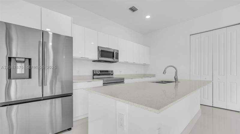 5 bedroom SingleFamilyResidence at 23120 SW 154 Ct, Griffing Silver Palm, Miami — photo 5