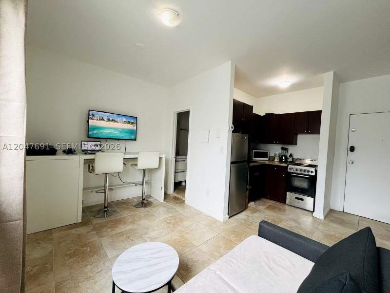 1 bedroom Condominium at 842 Meridian 2F, The Patricia Condo, Miami Beach — photo 2