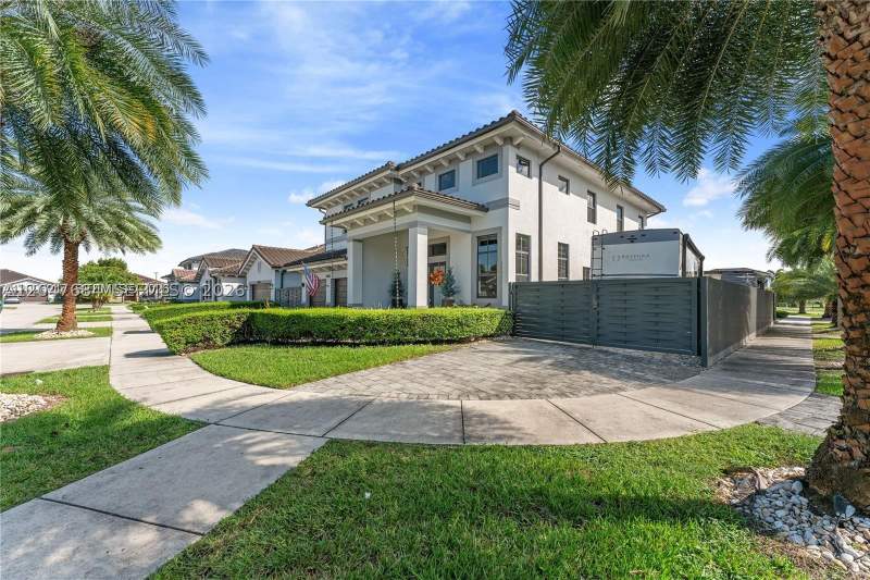 5 bedroom SingleFamilyResidence at 14856 SW 27th Ter, Elsie Subdivision, Miami — photo 2