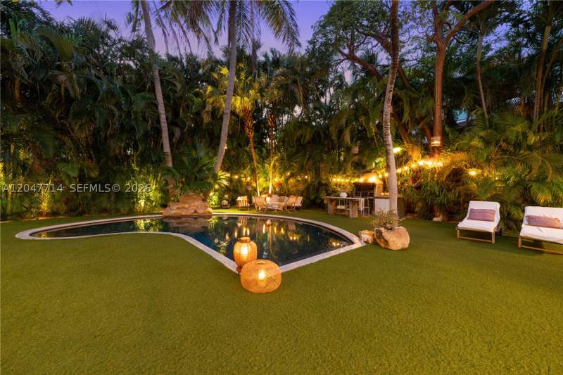 5 bedroom SingleFamilyResidence at 330 Gulf Rd, Holiday Colony, Key Biscayne — photo 2
