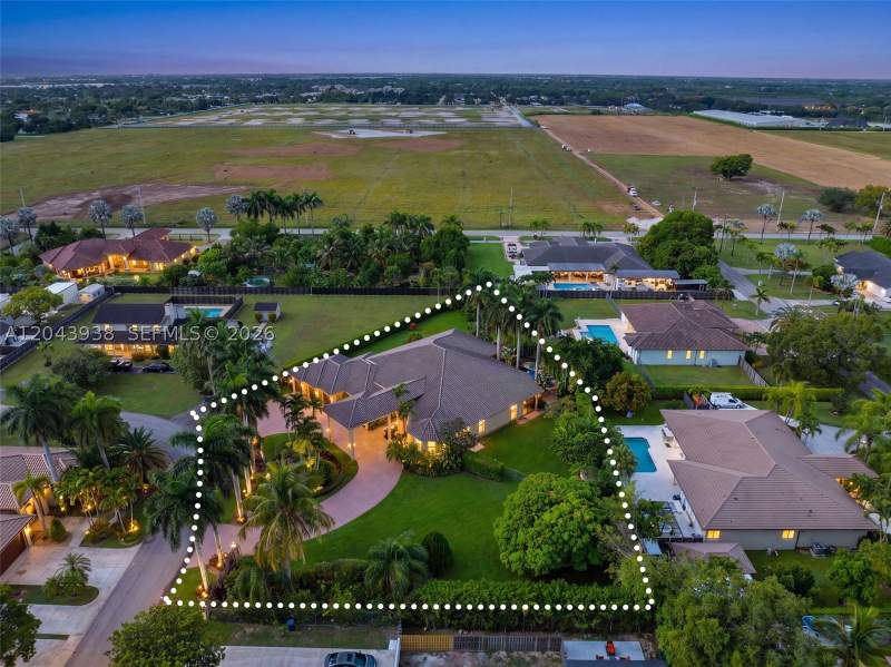 4 bedroom SingleFamilyResidence at 29482 SW 193rd Ct, Biscado Ests Sec 1, Homestead — photo 5