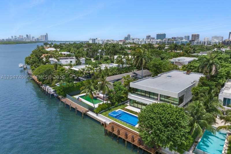 7 bedroom SingleFamilyResidence at 9720 W Broadview Dr, Bay Harbor Island, Bay Harbor Islands — photo 5
