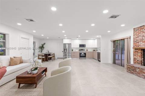 18103 SW 93rd Avenue, Palmetto Bay FL - photo 13 of 45