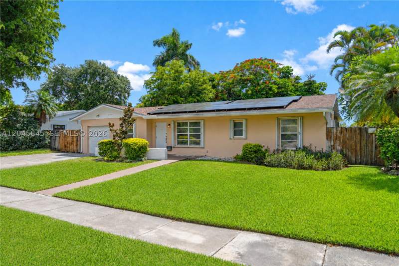 3 bedroom SingleFamilyResidence at 18103 SW 93rd Avenue, Bel Aire Sec 16, Palmetto Bay — photo 2