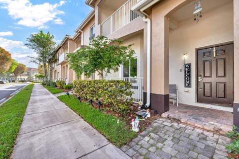 1942 SE 23rd Ter, Homestead FL - photo 6 of 12