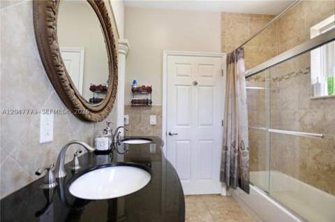 2535 NE 41st Ave, Homestead FL - photo 9 of 16