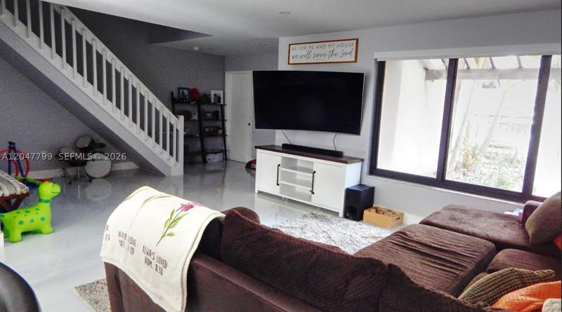 3 bedroom Townhouse at 10171 SW 137th Ct, Valencia Townhomes, Miami — photo 4