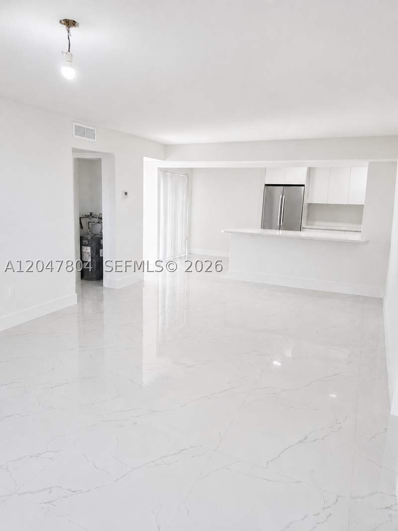 2 bedroom Condominium at 479 NE 210th Cir Ter 101-28, Monterey Village-One Cond, Miami — photo 2