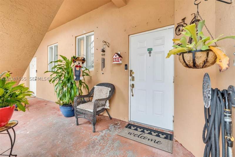 2 bedroom Condominium at 17820 NW 73rd Ave 103-1, Shoma Homes At Country Cl, Hialeah — photo 2