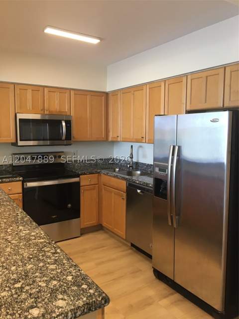 5700 Collins Ave 6J, Miami Beach FL - photo 18 of 38